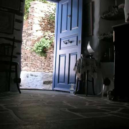 3-level Doll House In Kea Ioulida/chora, Cyclades